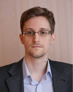 ​11年前，那个美国通缉俄罗斯收留的斯诺登，现在怎么样了？