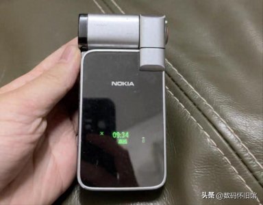 ​17年前最拉风的DV手机，翻盖旋转屏幕设计，当年看到口水能流一地
