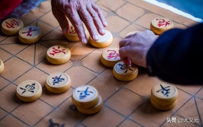 ​中国犯罪史上最惨逃犯！手持56冲枪杀同事，部队出动装甲车炮轰
