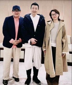 ​消失3年的董卿偷偷干大事 52岁素颜照惊呆网友 这才是岁月不败美人